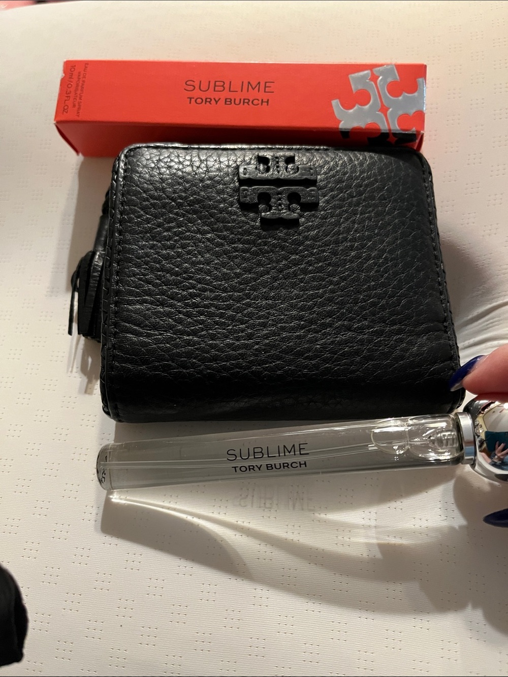 EUC Tory Burch Black Pebbled Leather Tri Fold Wallet with Tassel, Sublime in box - Picture 2 of 13